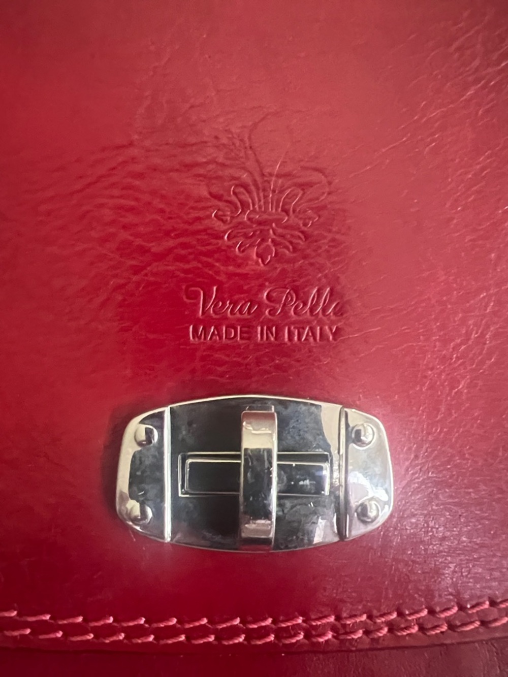 Red Leather Crossbody Bag - Classic Saddle Style - Picture 5 of 5
